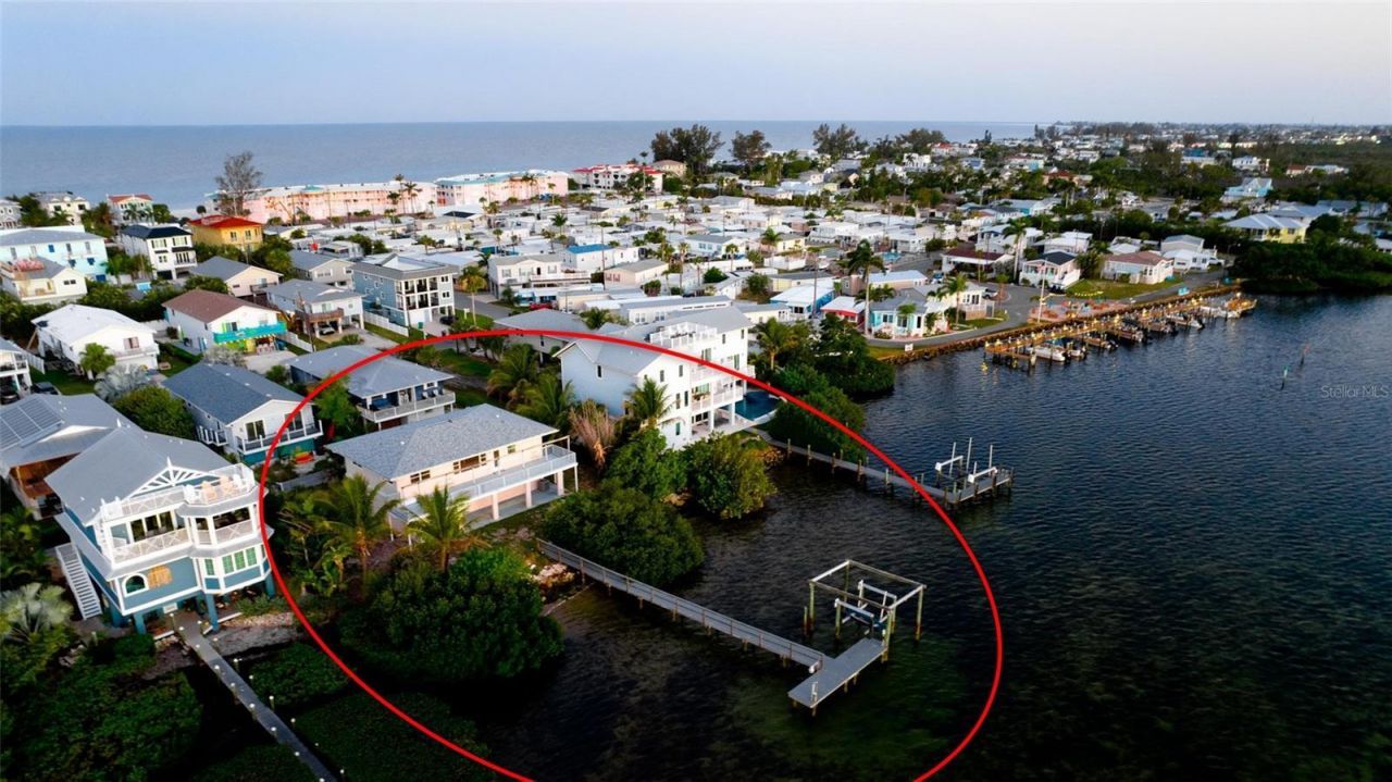 2512 Avenue A, Bradenton Beach, FL 34217 Photo