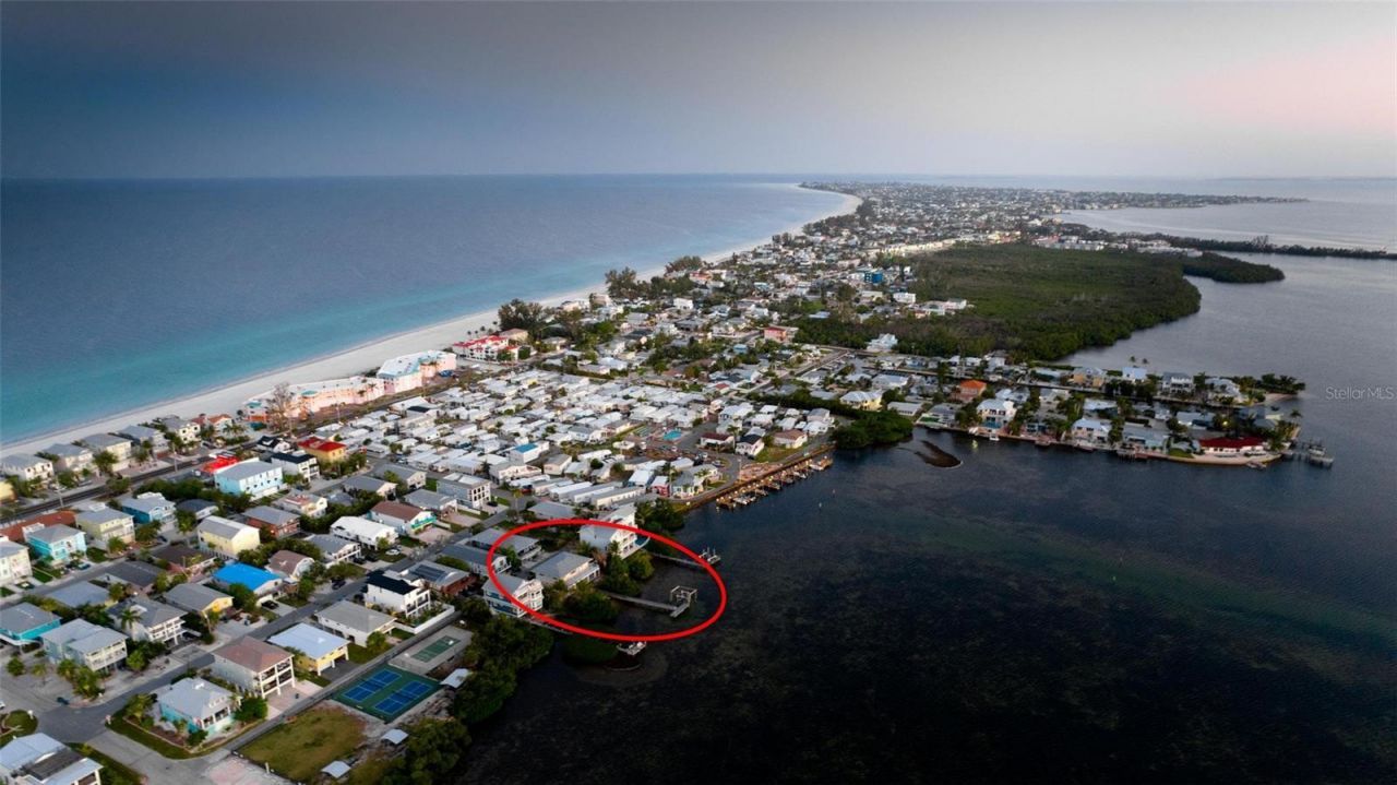 2512 Avenue A, Bradenton Beach, FL 34217 Photo