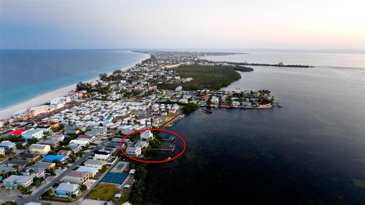 2512 Avenue A, Bradenton Beach, FL 34217 Photo
