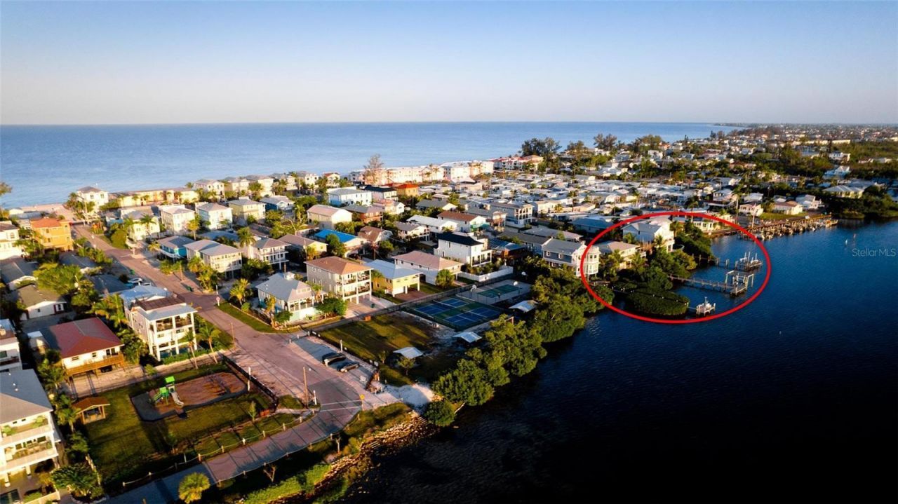 2512 Avenue A, Bradenton Beach, FL 34217 Photo