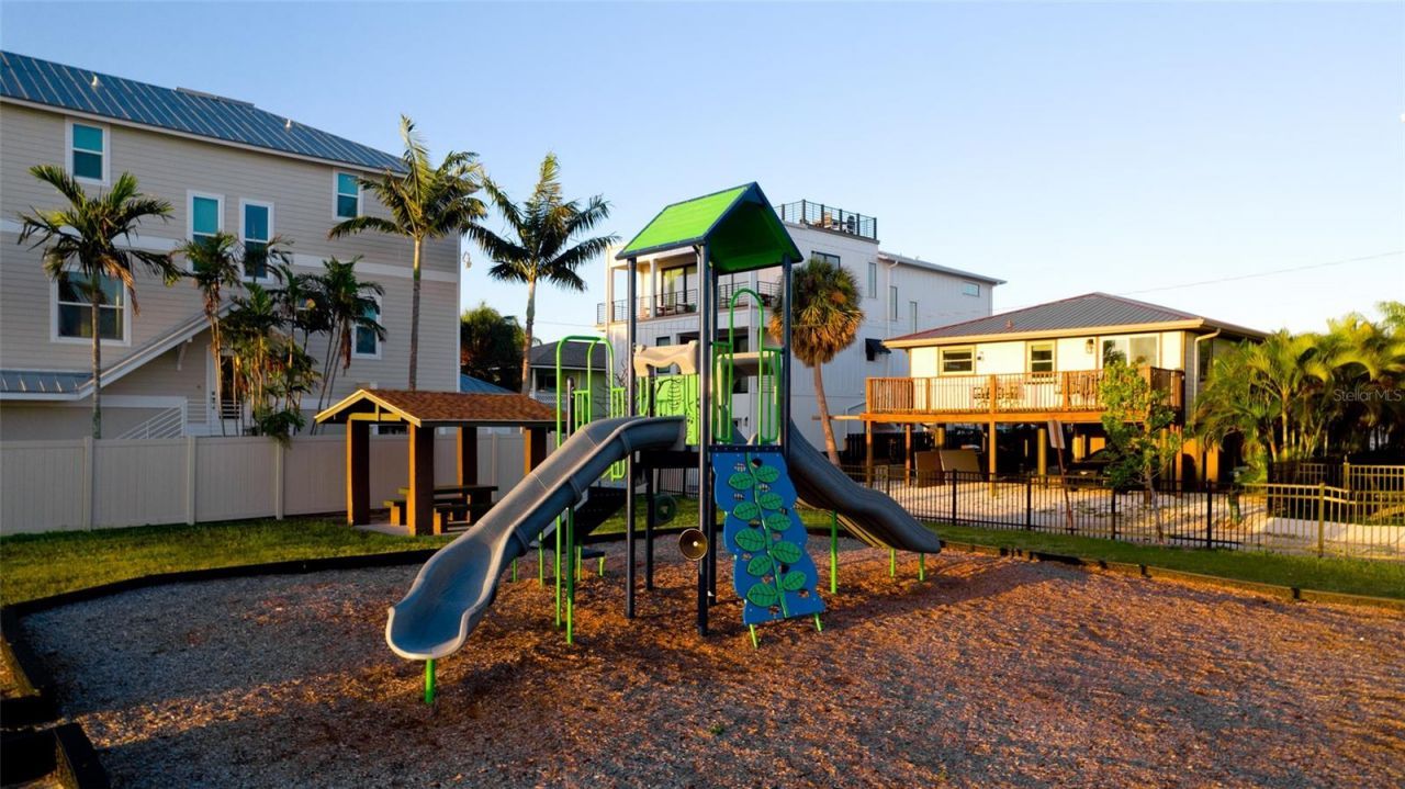 2512 Avenue A, Bradenton Beach, FL 34217 Photo