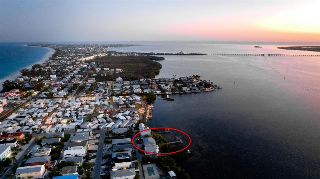 2512 Avenue A, Bradenton Beach, FL 34217 Photo