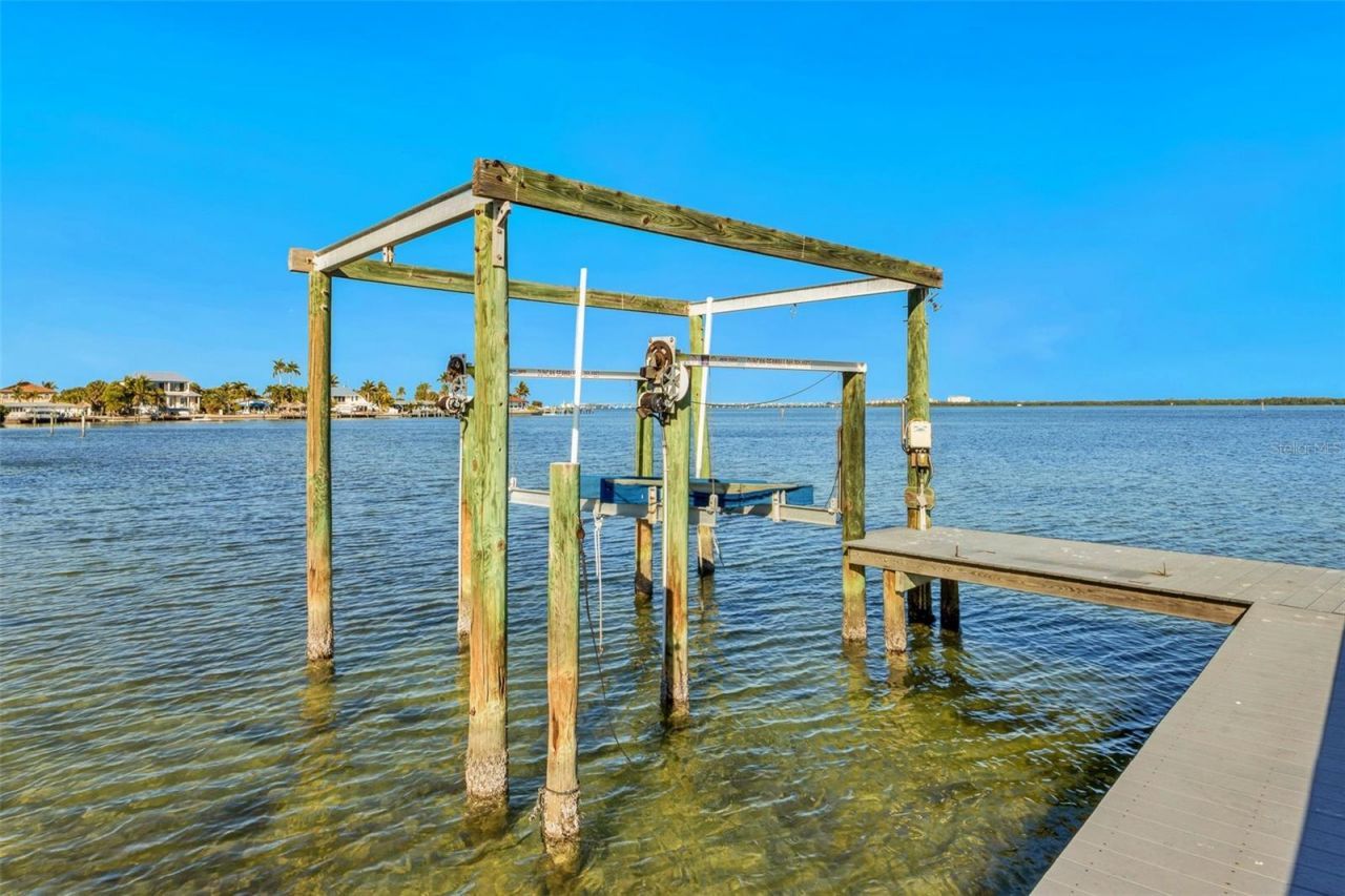 2512 Avenue A, Bradenton Beach, FL 34217 Photo