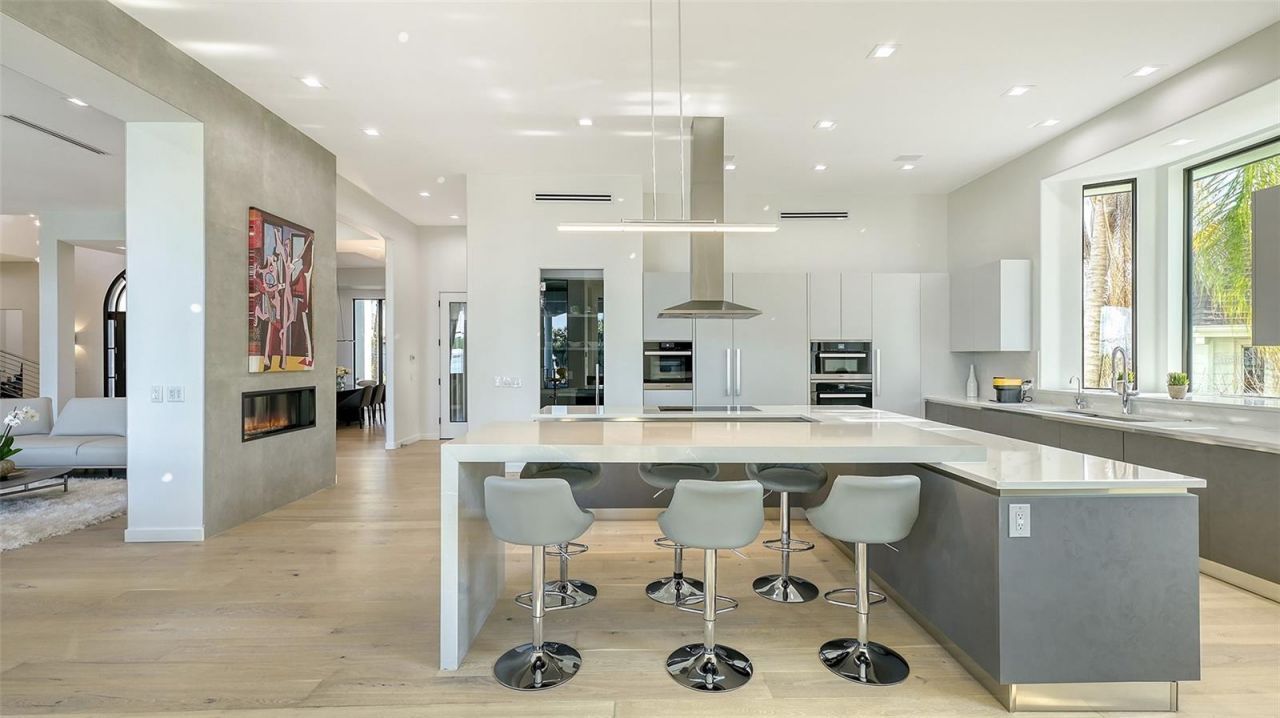 1540 Hillview Drive, Sarasota, FL 34239 Photo