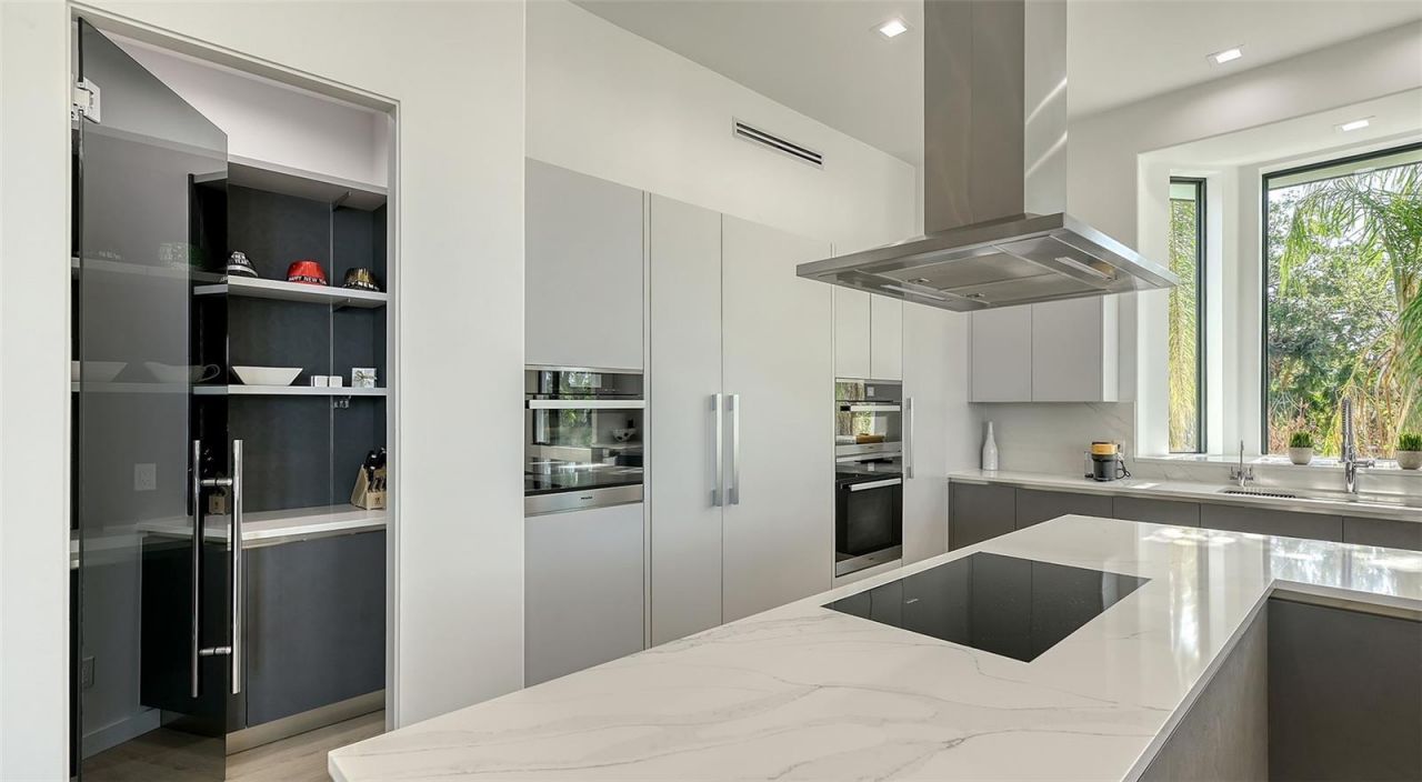 1540 Hillview Drive, Sarasota, FL 34239 Photo