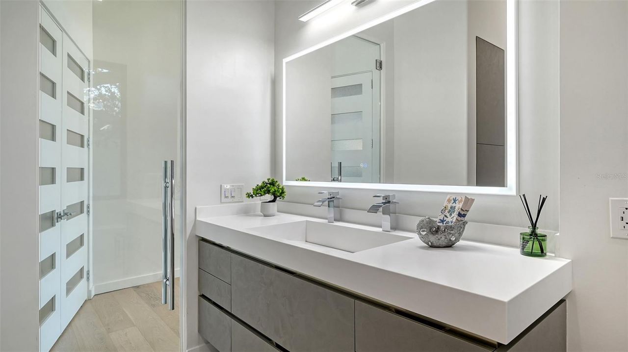 1540 Hillview Drive, Sarasota, FL 34239 Photo