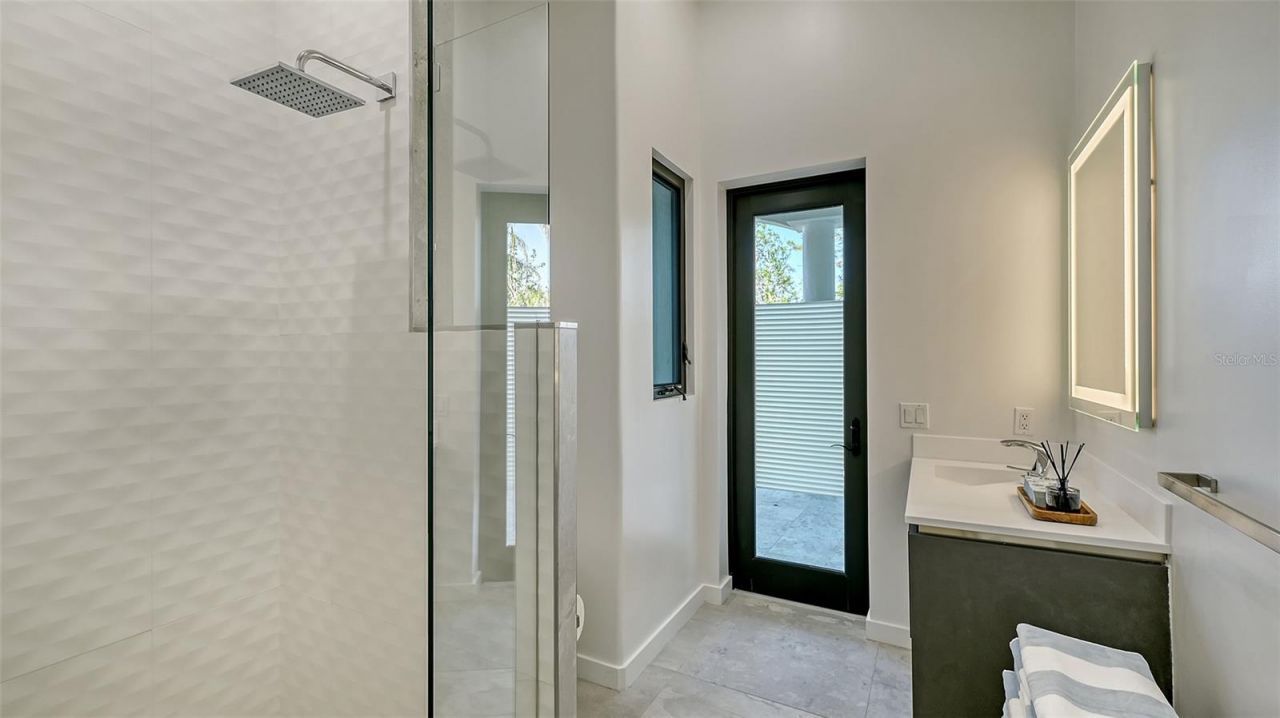 1540 Hillview Drive, Sarasota, FL 34239 Photo