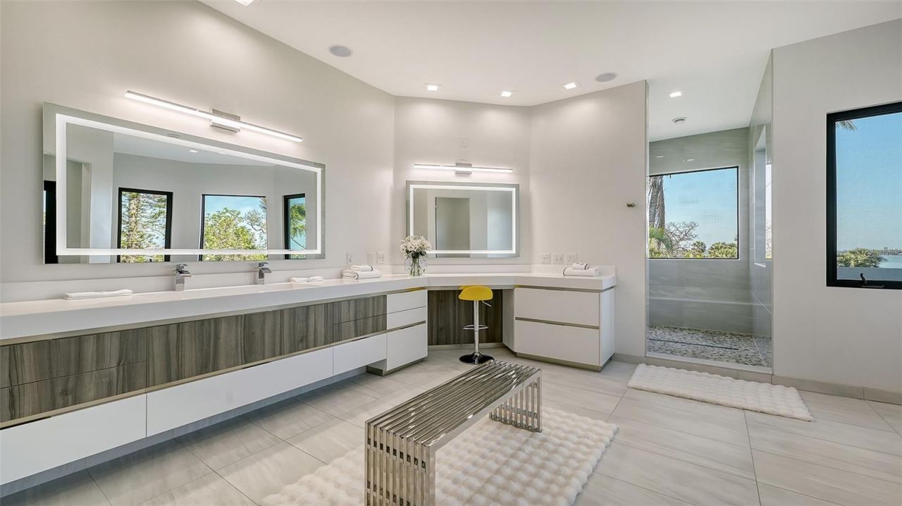 1540 Hillview Drive, Sarasota, FL 34239 Photo