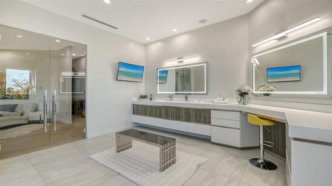 1540 Hillview Drive, Sarasota, FL 34239 Photo