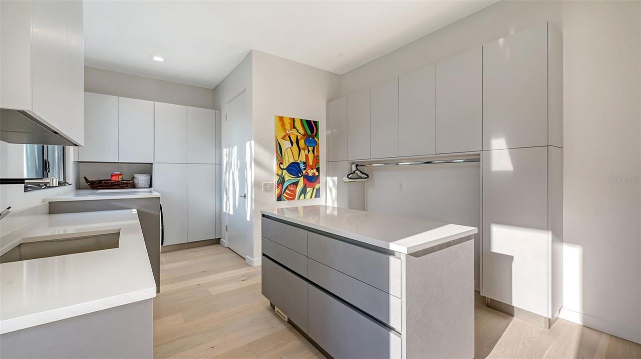 1540 Hillview Drive, Sarasota, FL 34239 Photo