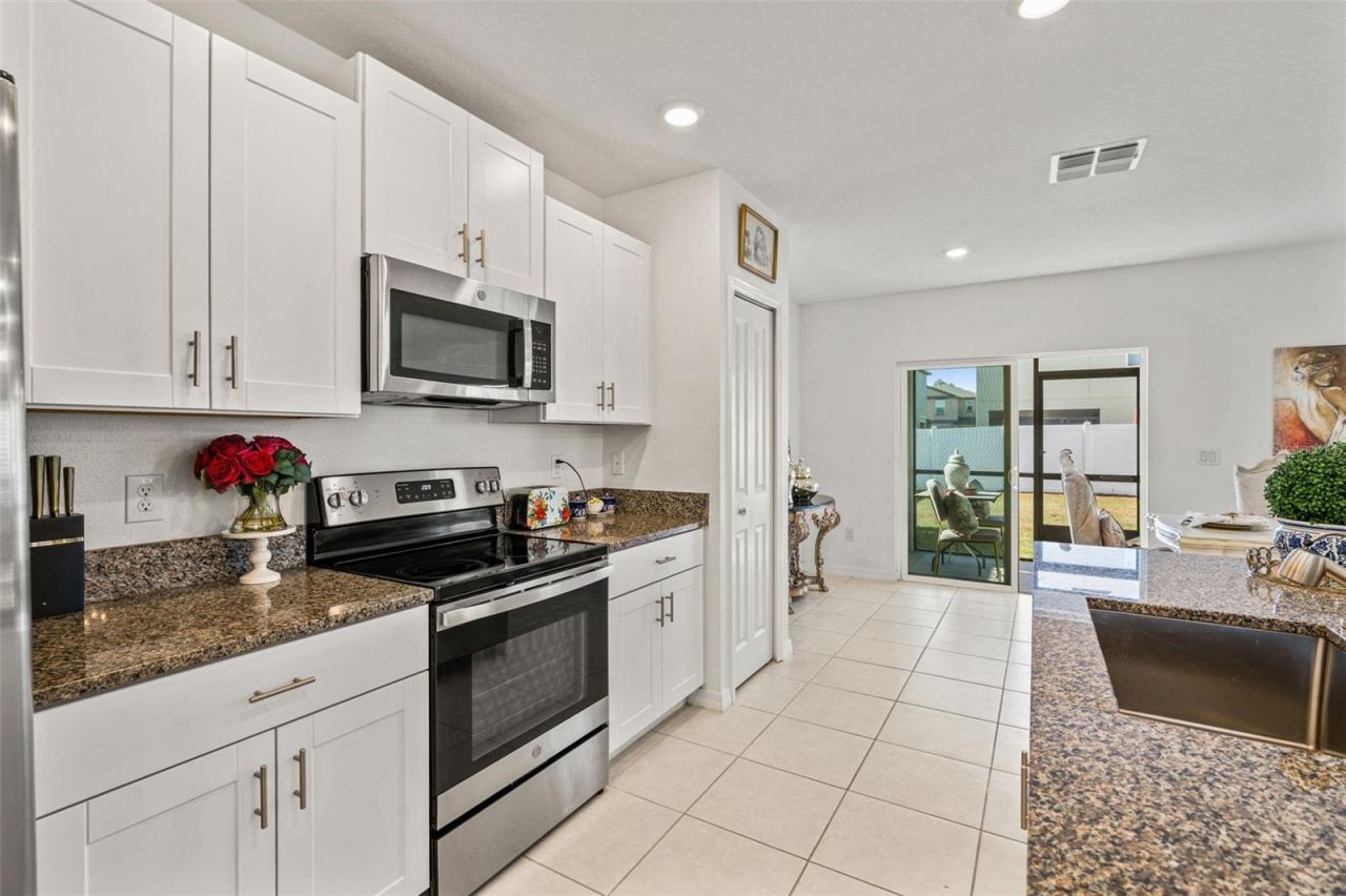 6744 Back Forty Loop, Zephyrhills, FL 33541 Photo