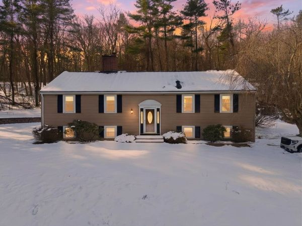 17-1/2 Averill St, Topsfield, MA 01983