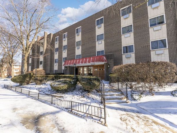 10015 Beverly Drive, Unit 404, Skokie, IL 60076