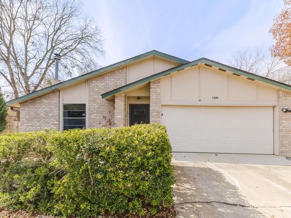 1708 W Mesa Park DR, Round Rock, TX 78664