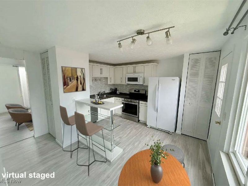 7507 Essex Drive, Mentor, OH 44060 Photo 2