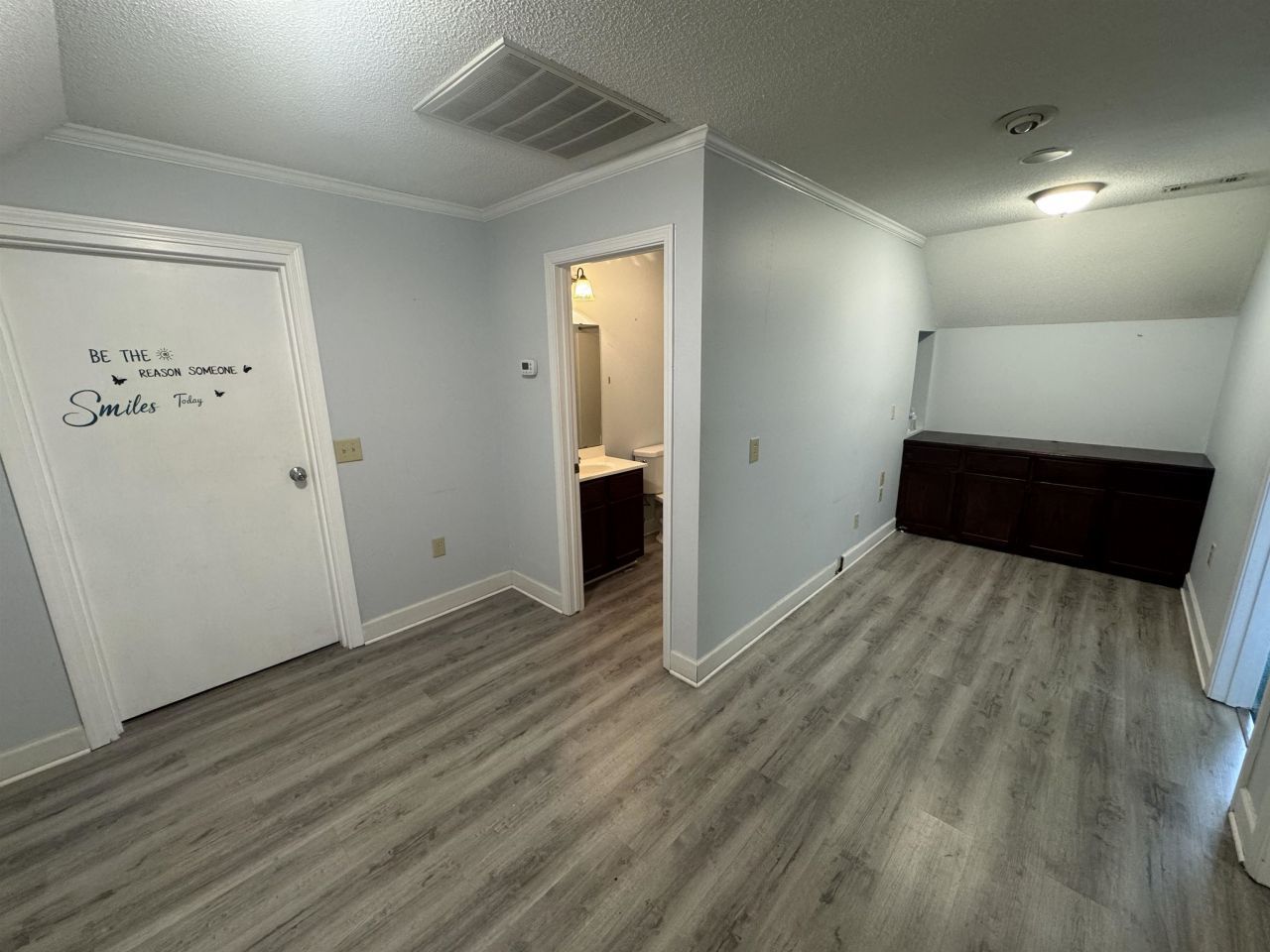 2105 Cromley Circle Photo 8