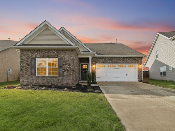 1159 Westgate Dr, Gallatin, TN 37066