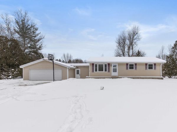 12699 NE Macclain Street NE, Gowen, MI 49326