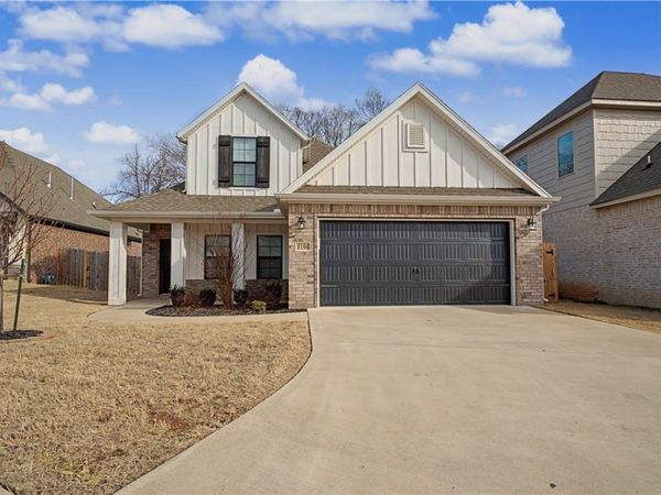 2190 N Woodlark Lane , Fayetteville, AR 72704