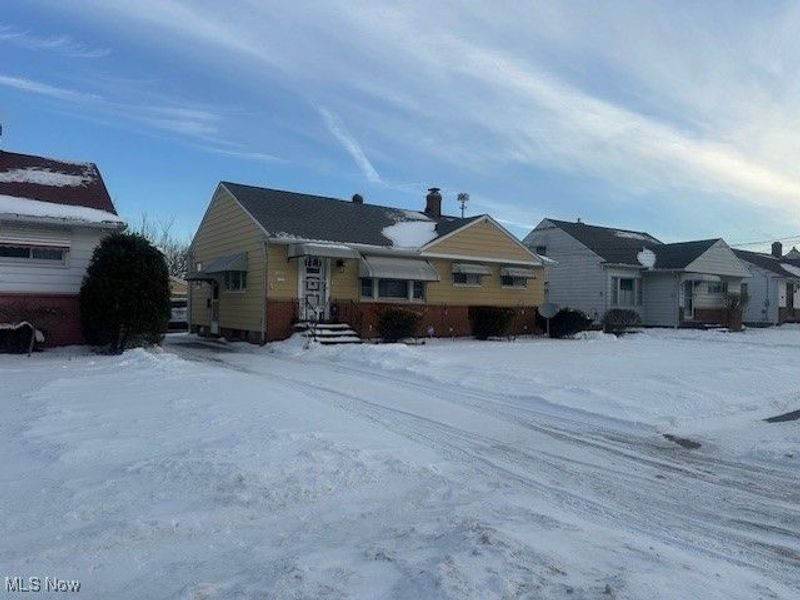 9717 Alexander Road, Garfield Heights, OH 44125 Photo 12