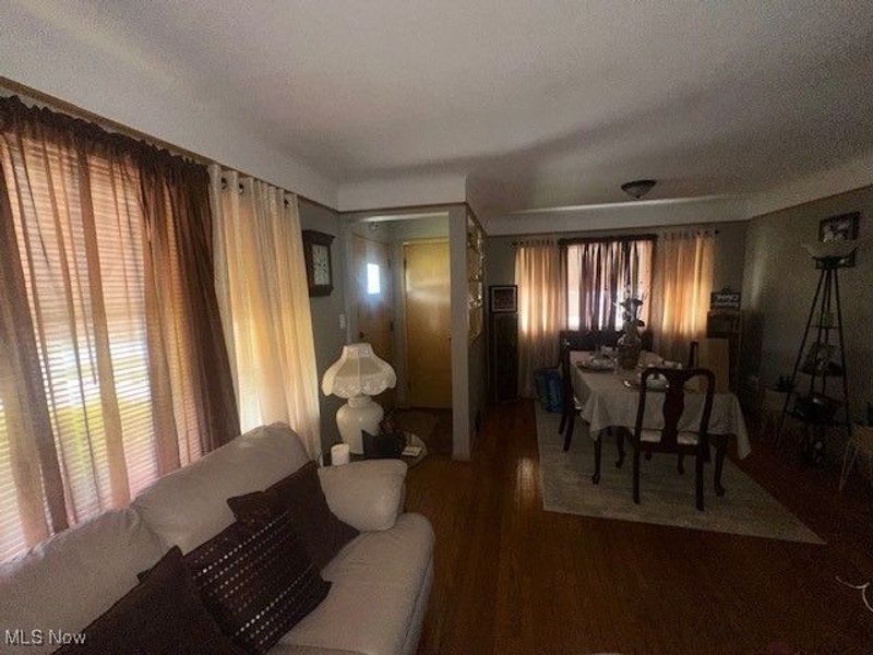 9717 Alexander Road, Garfield Heights, OH 44125 Photo 3