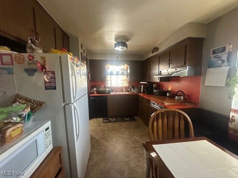 9717 Alexander Road, Garfield Heights, OH 44125 Photo 4