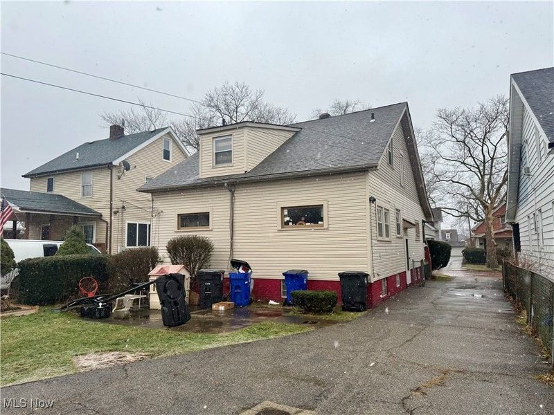 8119 Bancroft Avenue, Cleveland, OH 44105 Photo 17