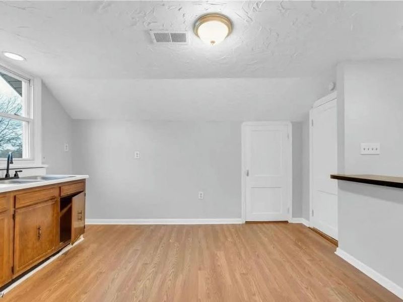 8119 Bancroft Avenue, Cleveland, OH 44105 Photo 3