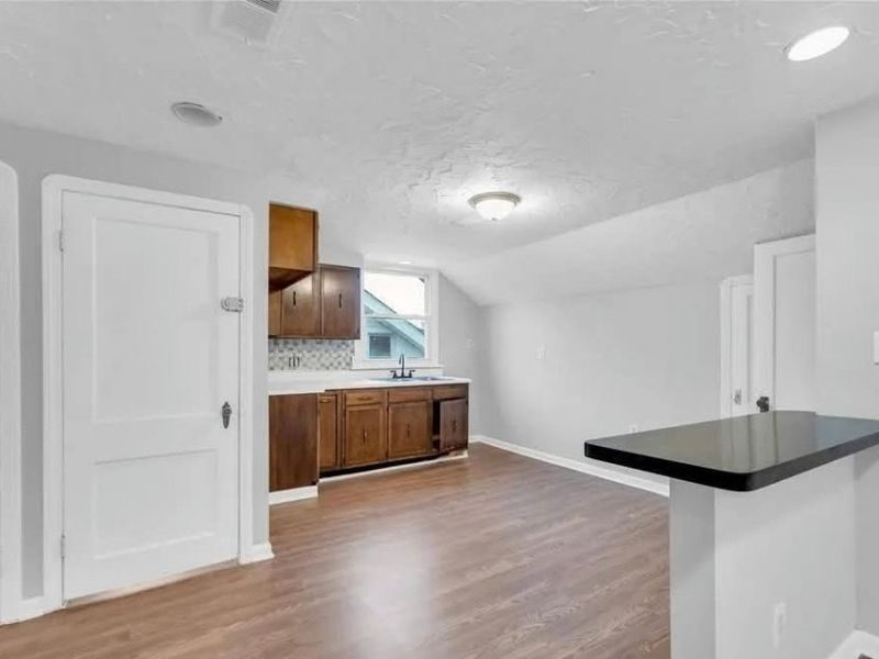 8119 Bancroft Avenue, Cleveland, OH 44105 Photo 6