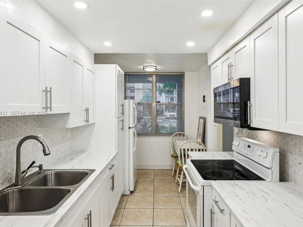 2900 NW 48th Ter , Unit 115, Lauderdale Lakes, FL 33313