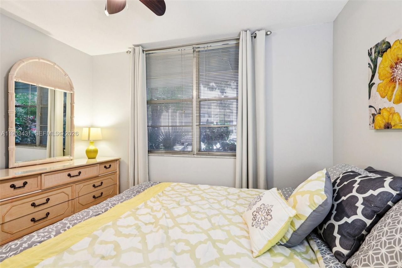 2900 NW 48th Ter, Unit 115, Lauderdale Lakes, FL 33313 Photo