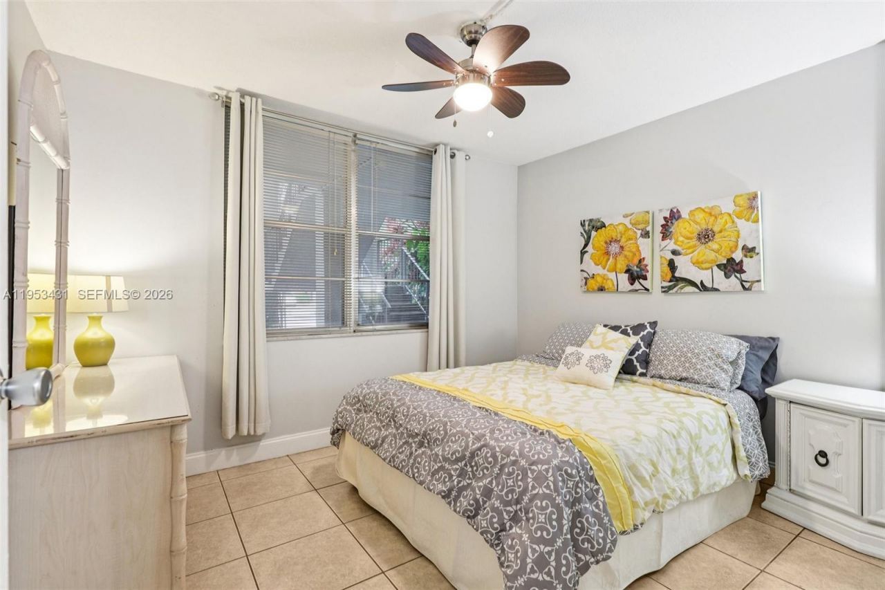 2900 NW 48th Ter, Unit 115, Lauderdale Lakes, FL 33313 Photo