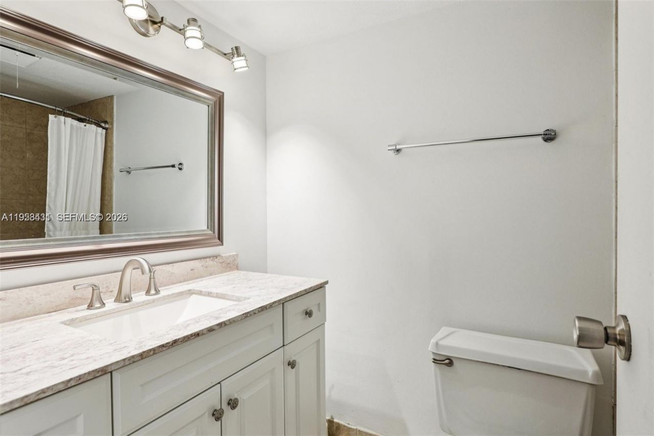 2900 NW 48th Ter, Unit 115, Lauderdale Lakes, FL 33313 Photo