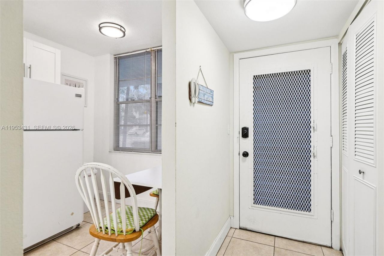 2900 NW 48th Ter, Unit 115, Lauderdale Lakes, FL 33313 Photo