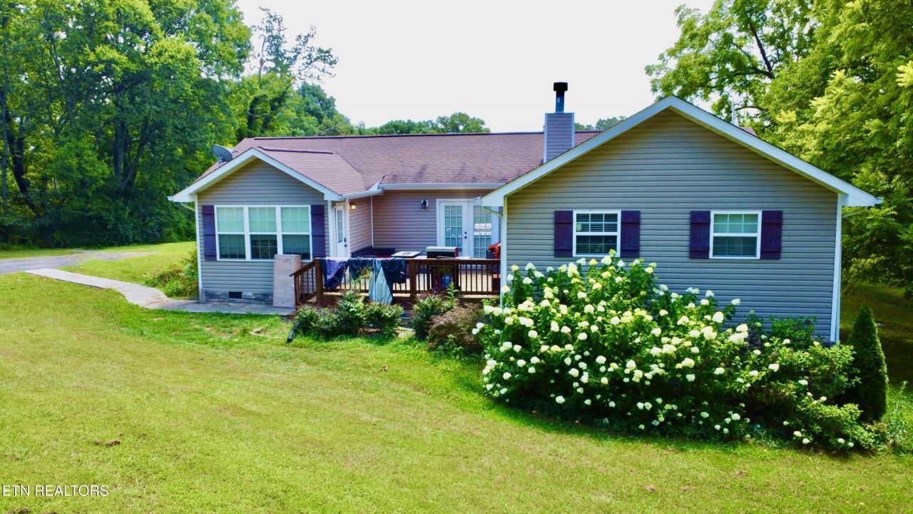 116 Barnes Lane, Strawberry Plains, TN 37871 Main Photo