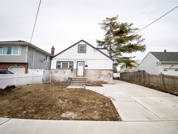 937 Hastings Street, Baldwin, NY 11510