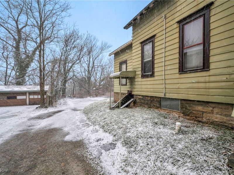 317 West Avenue, Elyria, OH 44035 Photo 5