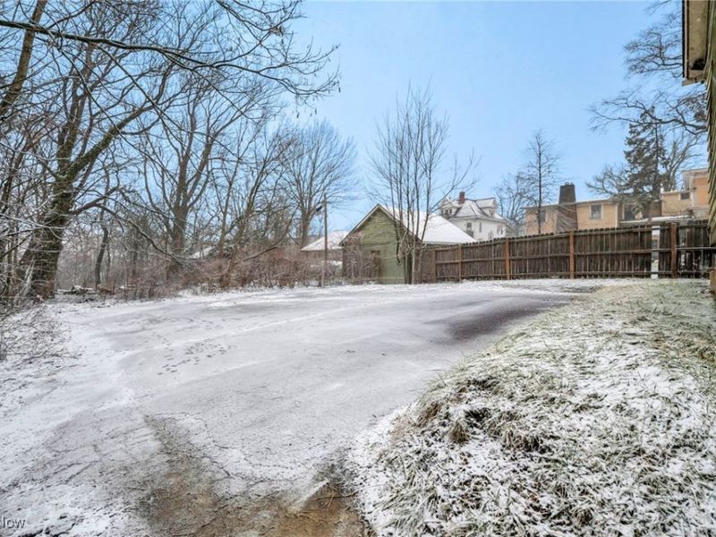 317 West Avenue, Elyria, OH 44035 Photo 6