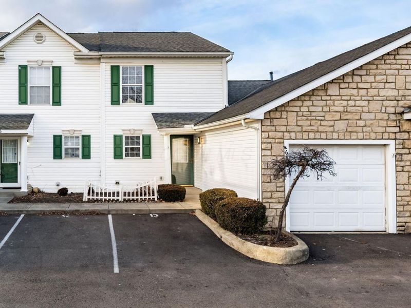 4644 Hobson Drive, Unit 13D, Columbus, OH 43228 Photo 2