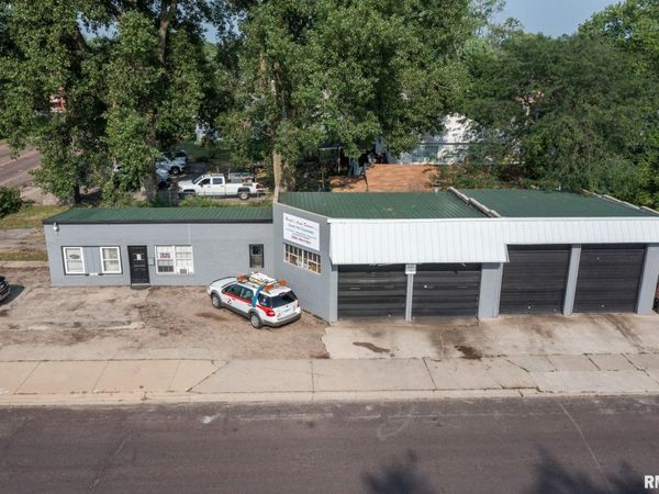 400 RUSCHE Street, Creve Coeur, IL 61610