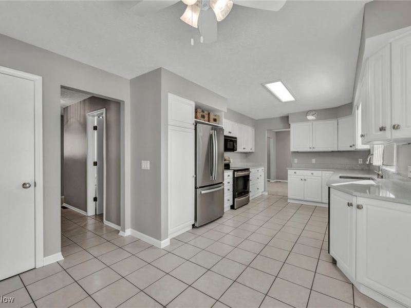 812 Westminister Drive, Brunswick, OH 44212 Photo 7