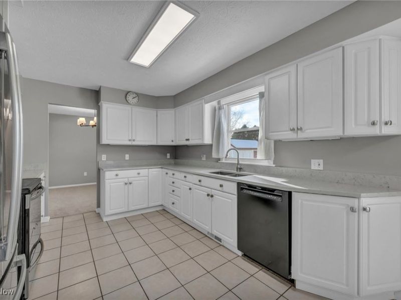 812 Westminister Drive, Brunswick, OH 44212 Photo 8