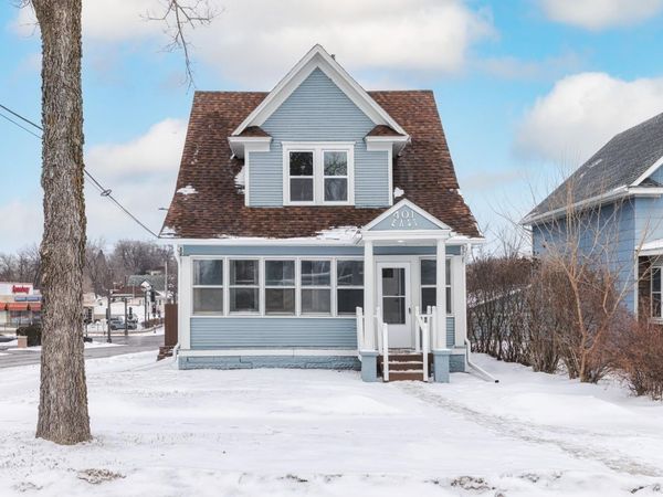 401 Rose Avenue E, Saint Paul, MN 55130