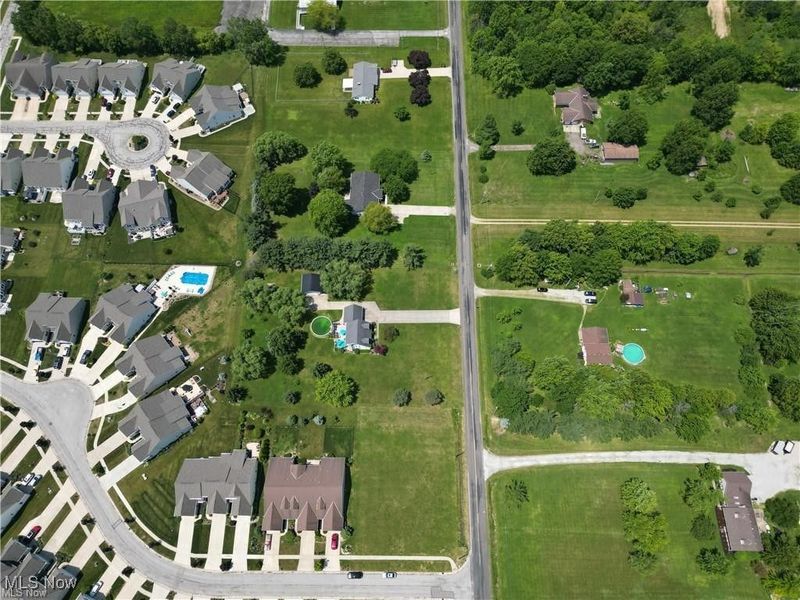 829-831 Robinson Drive, Lagrange, OH 44050 Photo 2