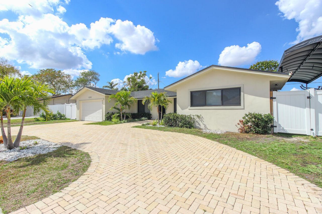 1283 Wynnewood Dr Drive, West Palm Beach, FL 33417 Photo