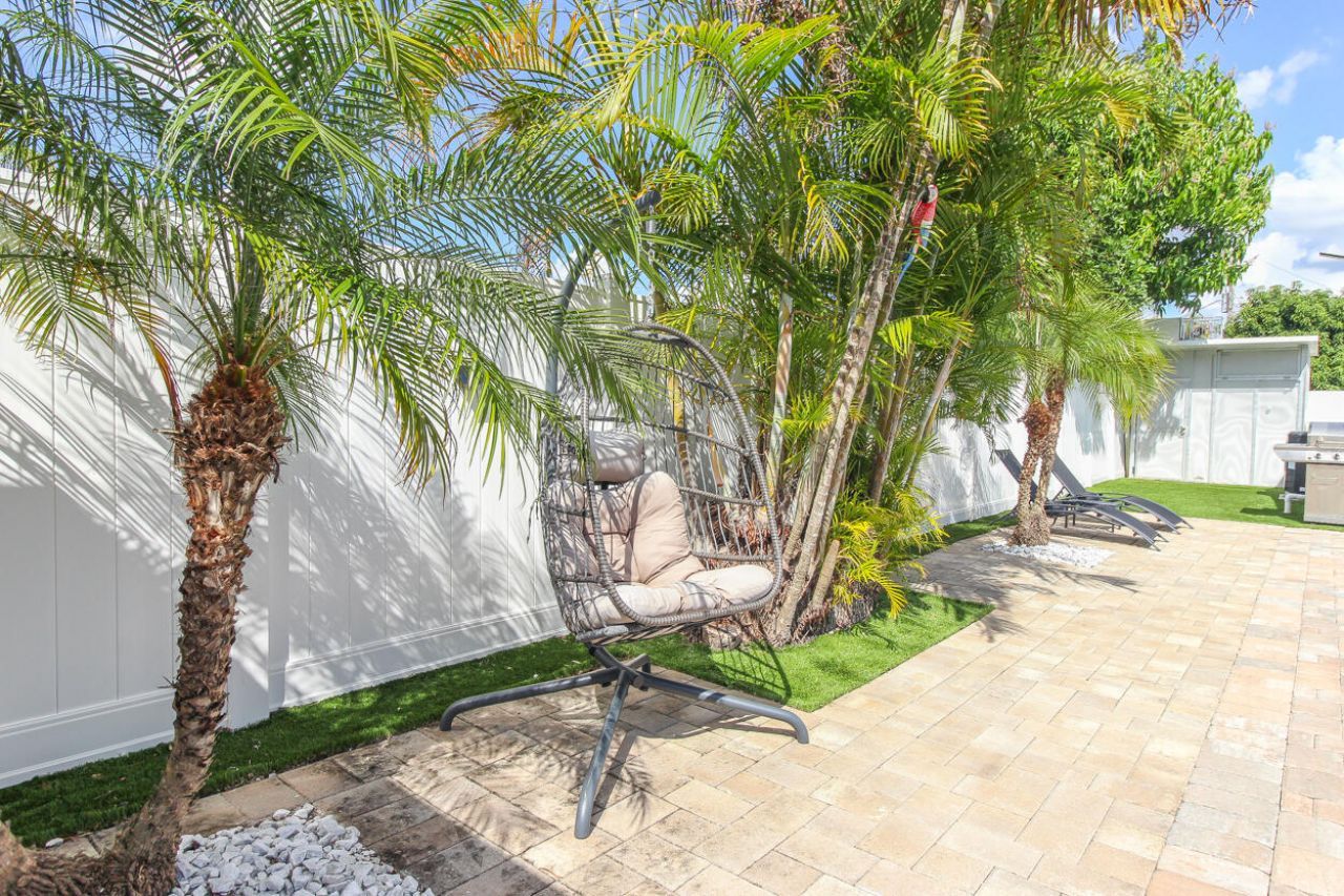 1283 Wynnewood Dr Drive, West Palm Beach, FL 33417 Photo