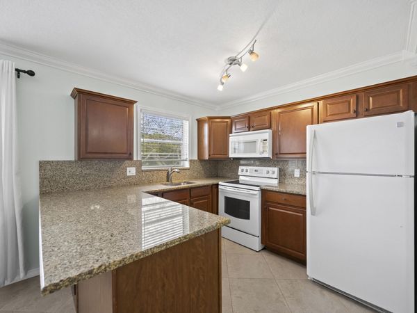 144 Canterbury F, West Palm Beach, FL 33417