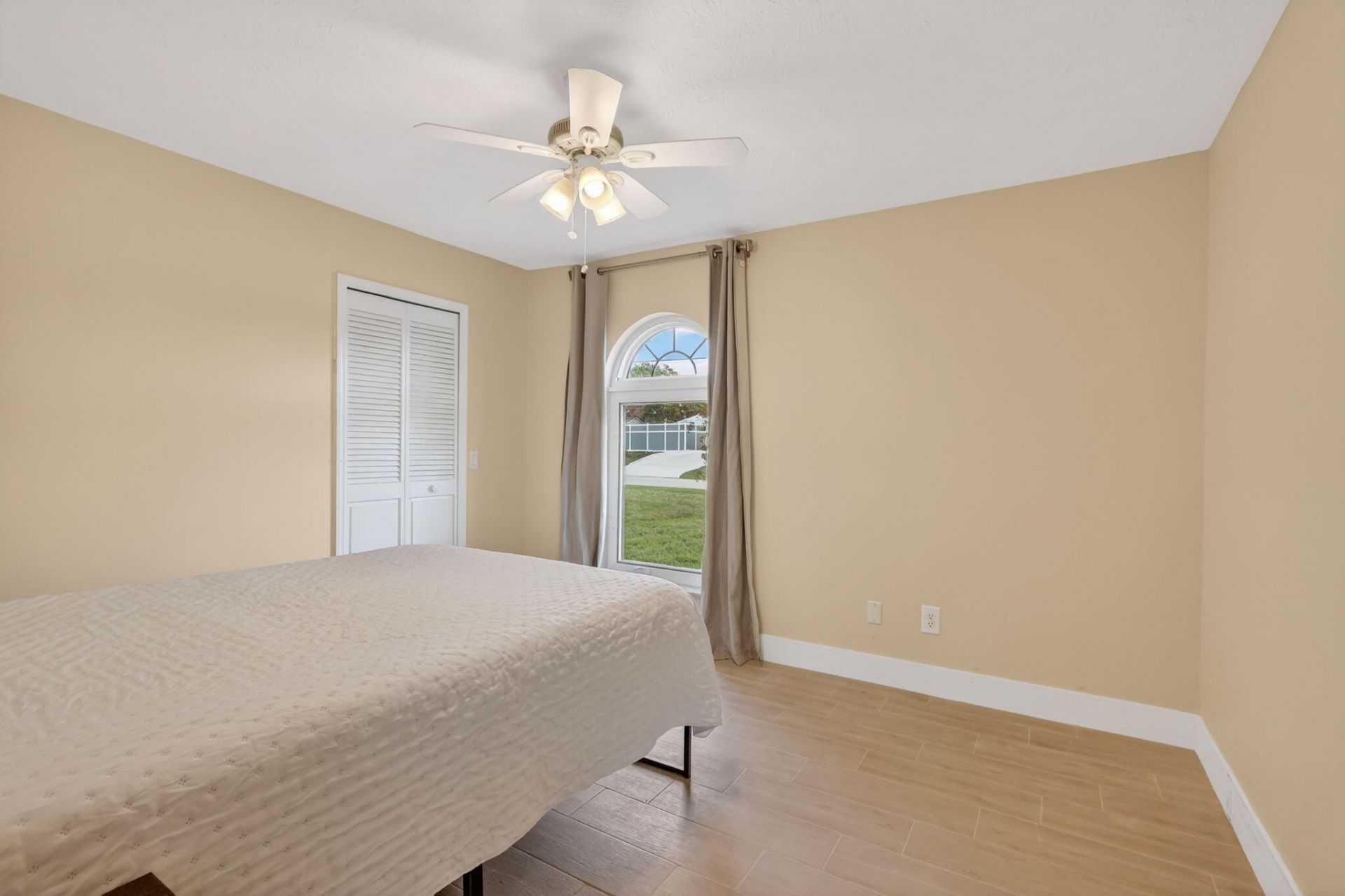 320 NE Surfside Avenue, Port Saint Lucie, FL 34983 Photo