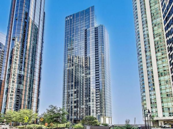 211 N Harbor Drive, Unit TH01, Chicago, IL 60601
