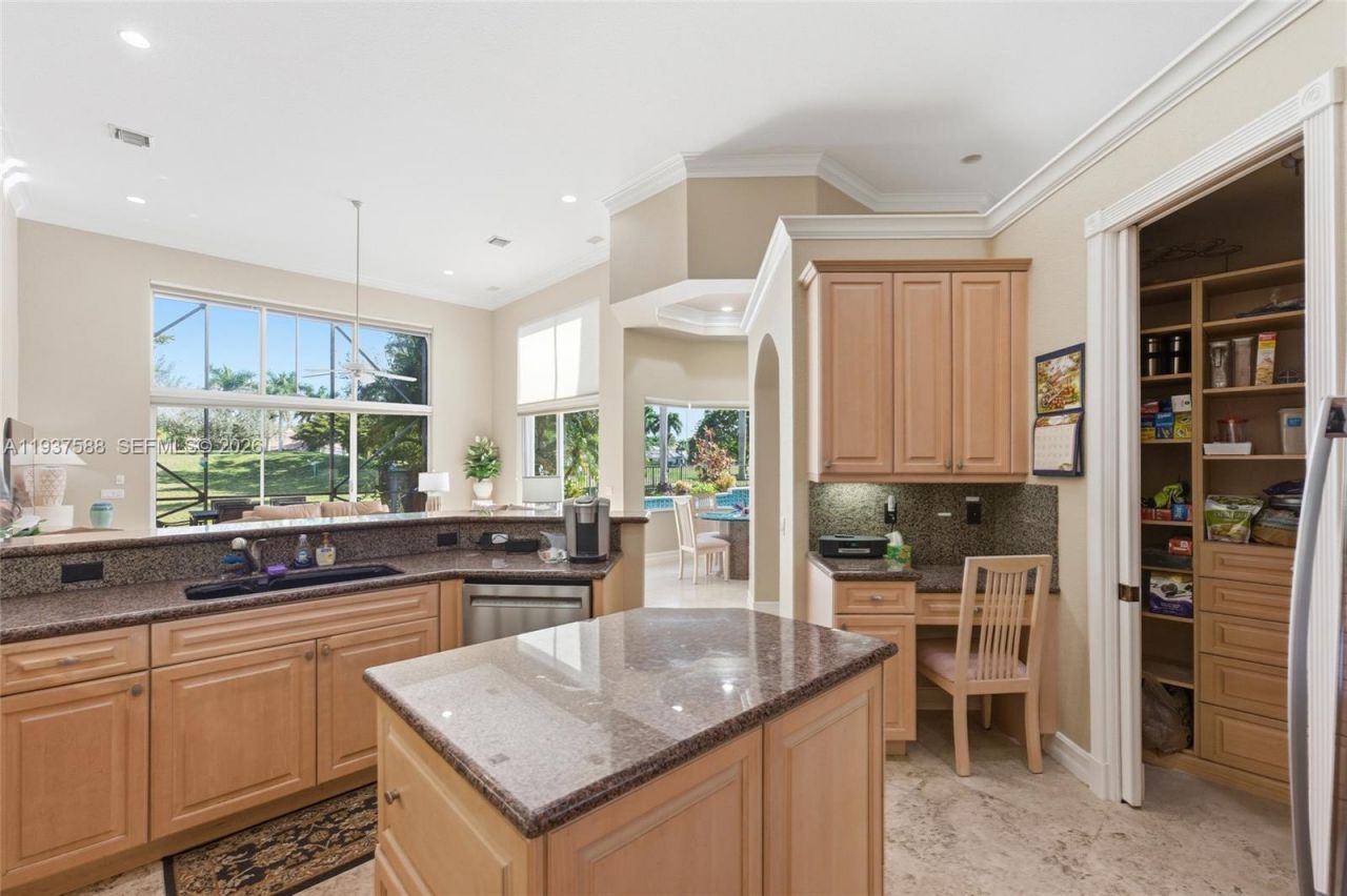 2442 Poinciana Ct, Weston, FL 33327 Photo